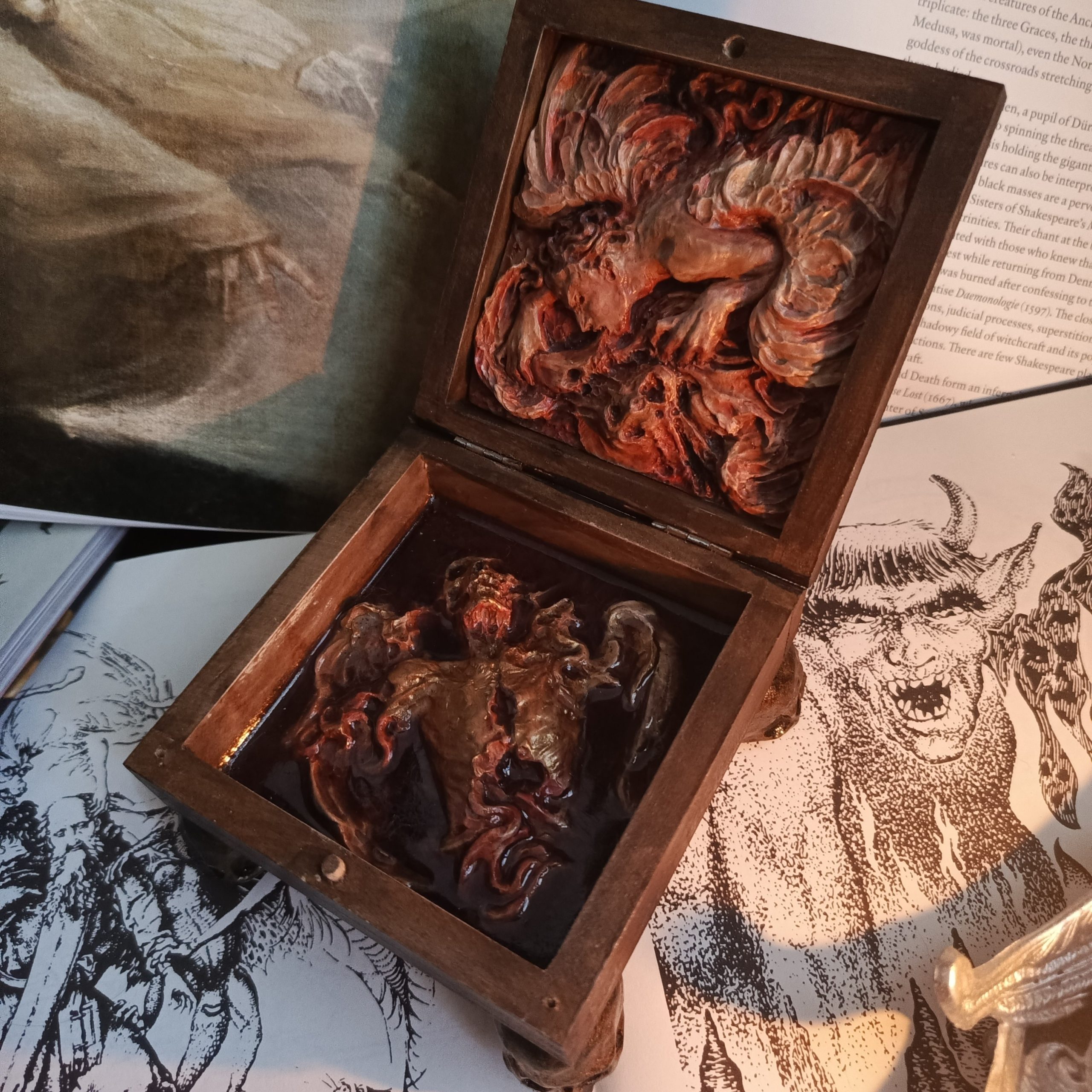 Devouring – Incense holder box